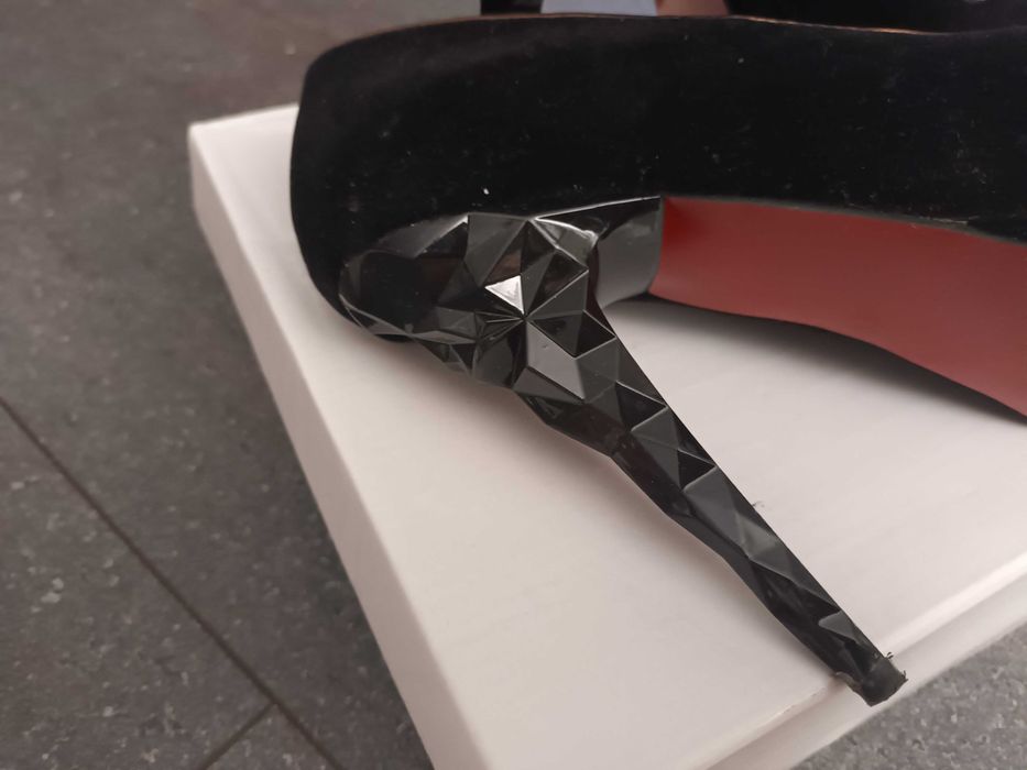 Обувки с ток или платформа 37 номер по 8 лв. чифта или 25лв. За 4те.