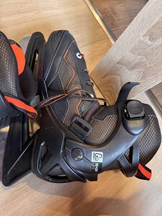 Комплект кънки за лед +каска