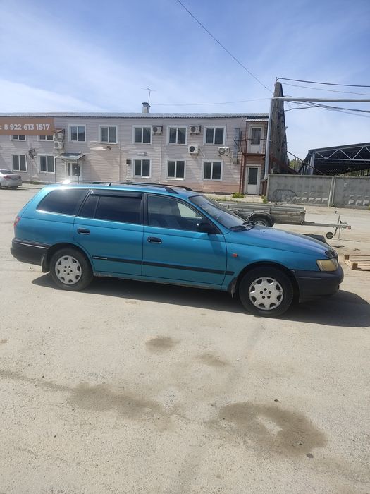 Автомобиль Тайотта Карина Е