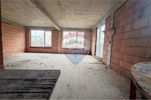 Продава се Къща в с. Звездица, Област Варна - 209 кв.м за 838 €/кв.м - Снимка #7