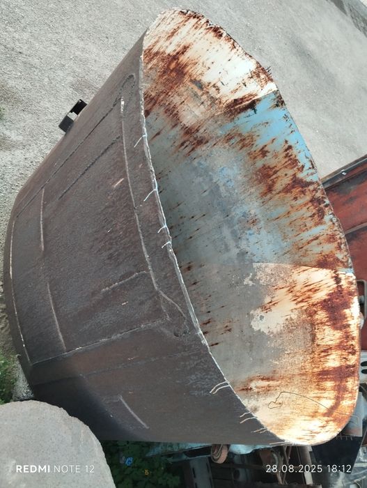 Бак для воды, бассейн.