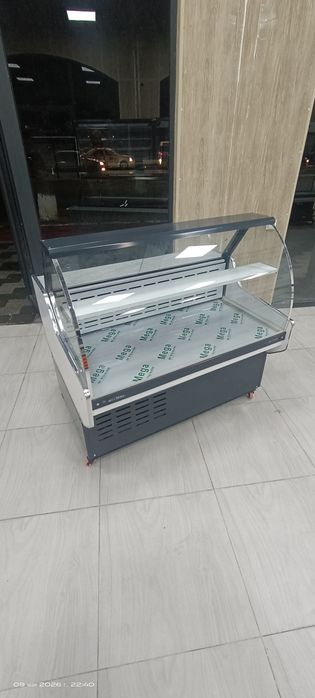 Vitrina xolodilnik