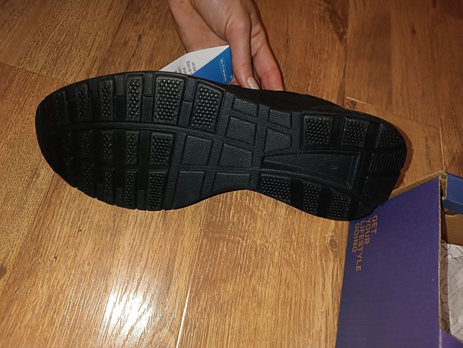 Нови Маратонки Lotto Zuko 40 номер