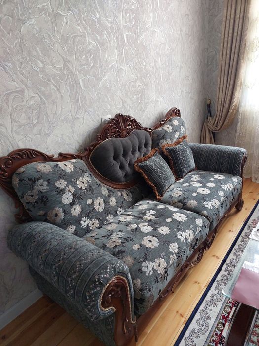 Продается диван с креслами