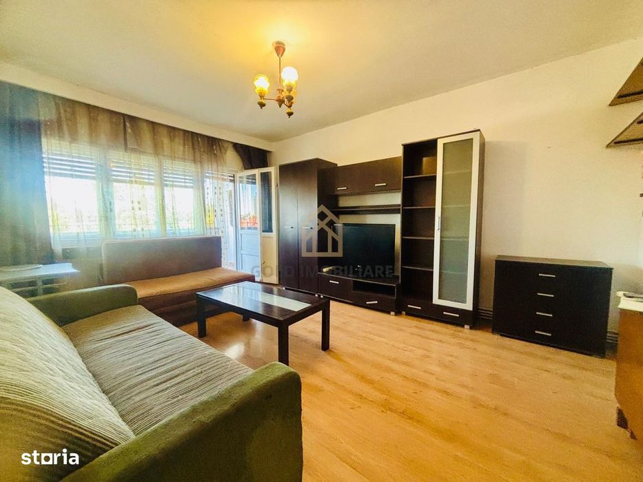 Apartament 3 camere de vanzare cu garaj — fotografia 1
