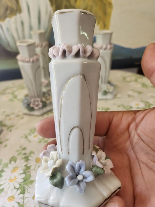 Малки порцеланови вазички
