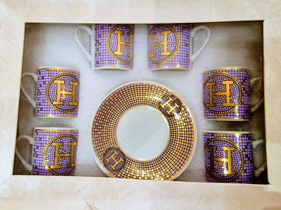 Set serv cafea 12 piese(6 farfurii și 6 cescute),cutie,saculet