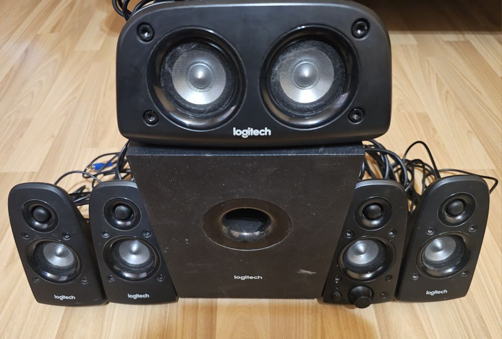 Vând Sistem 5.1 Logitech Z506, 75W RMS, În Stare Foarte Bună