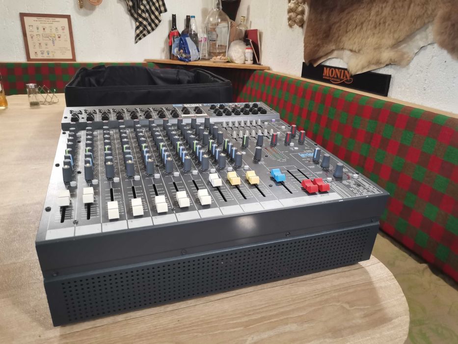 Пулт spirit Saundcraft powerstation 600 с ефект алесис и калъф