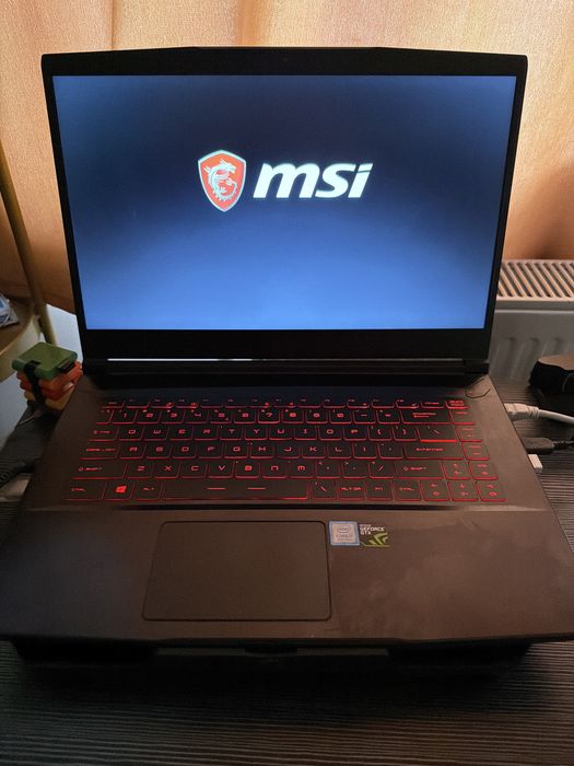 Laptop  MSI thin GF63 8RC