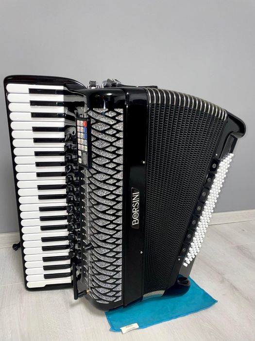 Vând acordeon italian Borsini cu MIDI