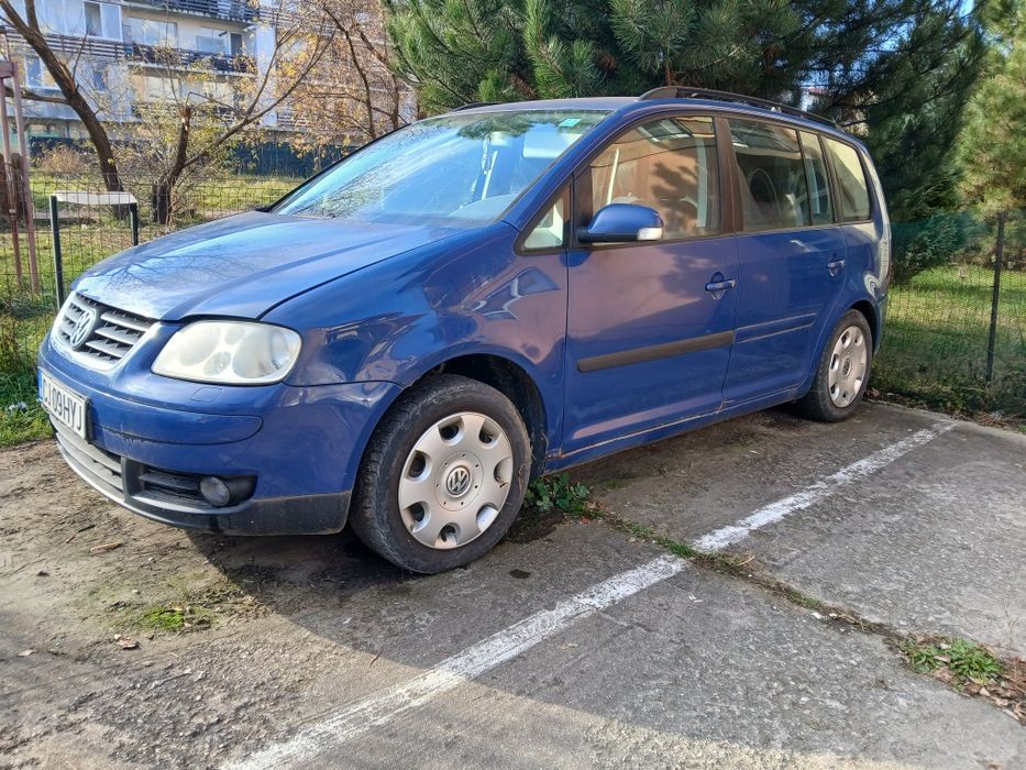 Vând Volkswagen touran