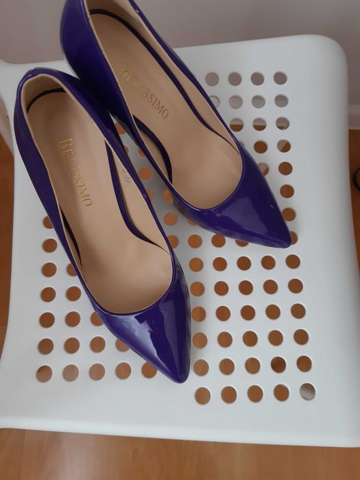 Женские лаковые туфли