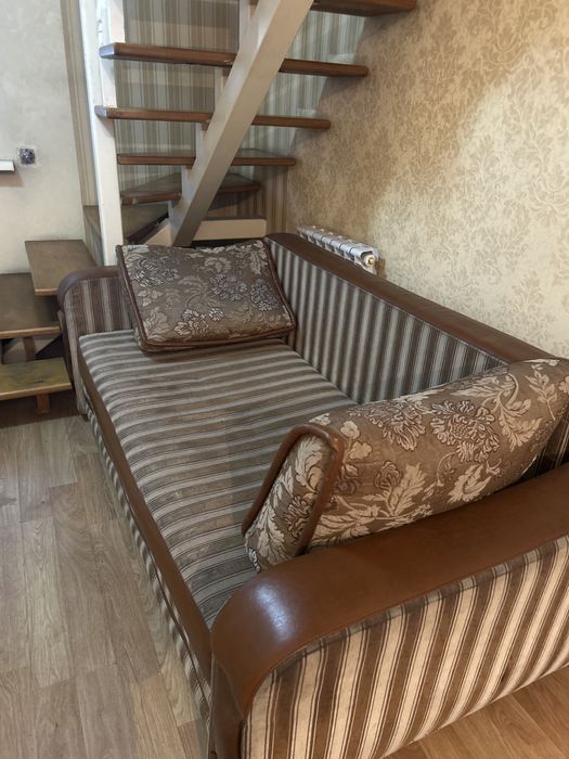 Срочно продам диван