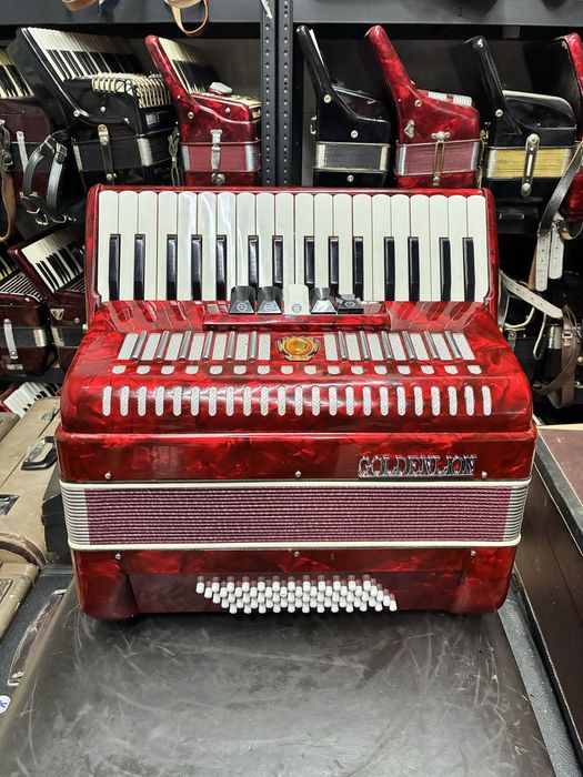Acordeon GoldenCup Parrot cu 60 de basi
