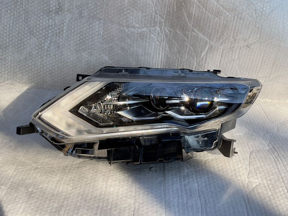 Far Stanga Nissan X-trail xtrail full led facelift 2018+