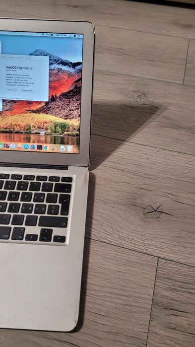 Apple MacBook Air Core 2 Duo 2.13 GHz/4 GB / 256 SSD Late 2010