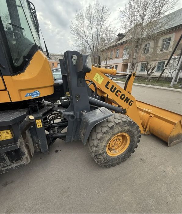 Продам фронтальный погрузчик кубовый