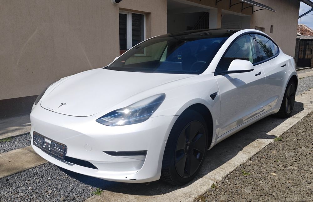 Tesla model 3 dual motor.