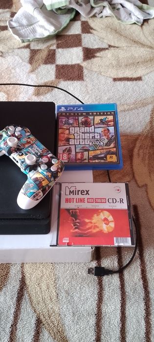 Продам Sony PlayStation 4 Slim 1Tb