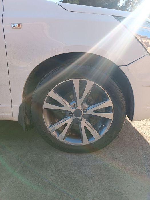 Kaptiva Diska Balon Kobaltga 215 55 R17 Holati yaxshi Ayibi Yoq