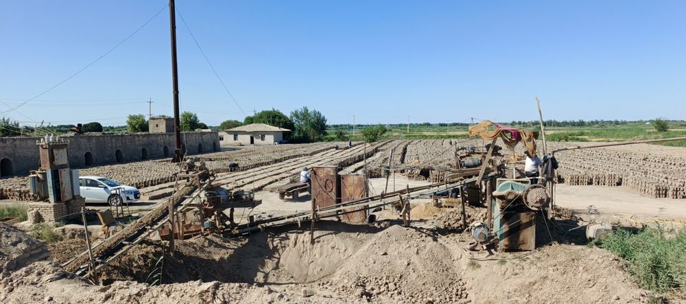 Янгарик т. Кармиш к. Ґишт заводи ва гишт пишириш хумбизи сотилади