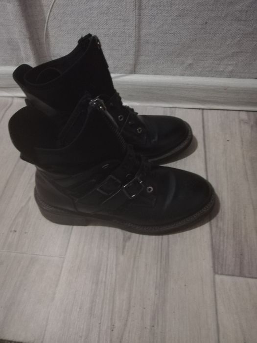 Продам обувь детскую