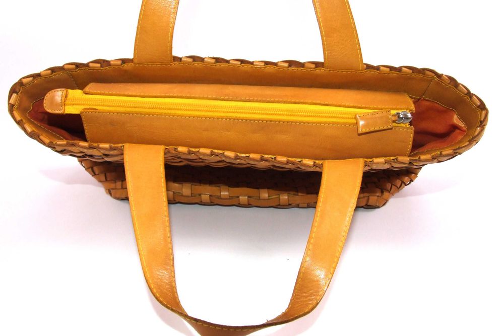 Poseta din piele naturala impletita, handmade, Made in Italy,  moderna, NOUA