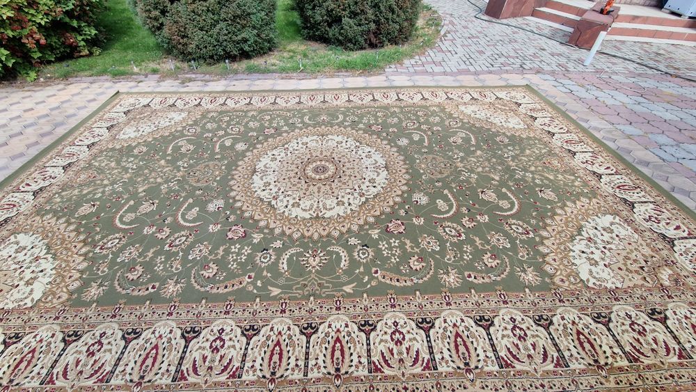 Срочно продам палас 6 на 4.