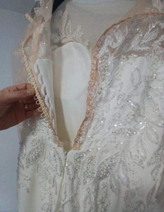 Rochie de mireasa si blanită