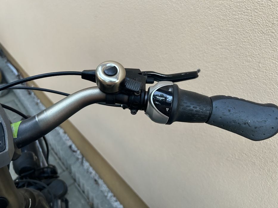 Ebike cube touring hybrid bosch