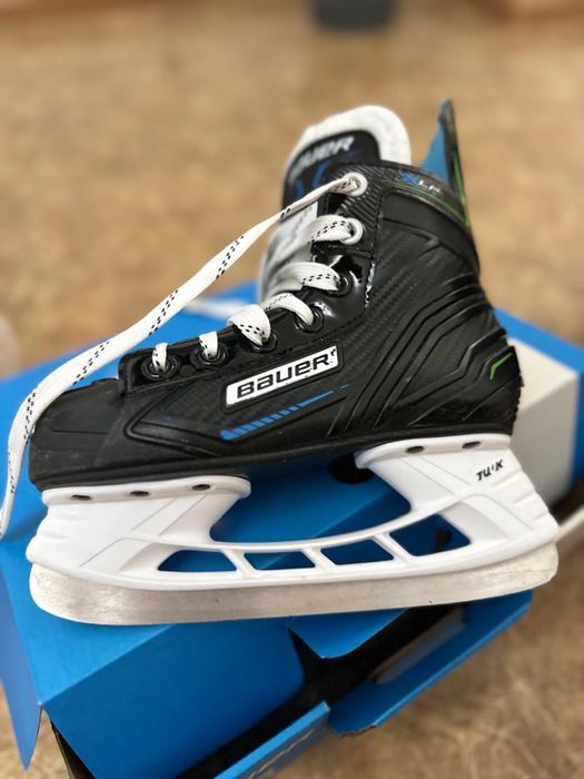 Продается хокейная экипировка Bauer