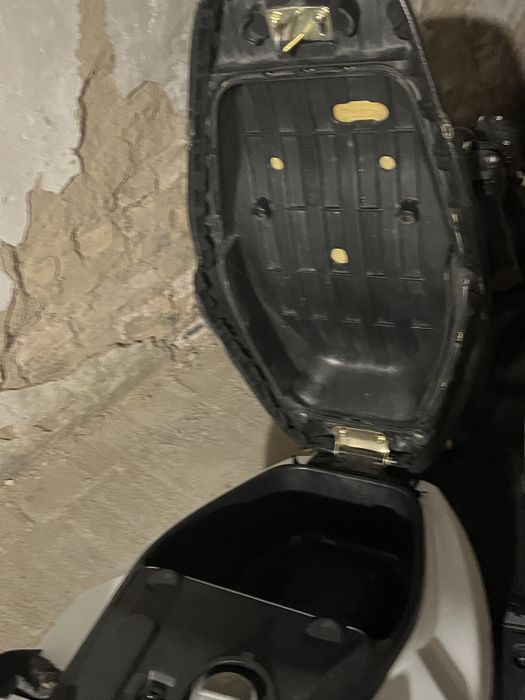 Продам скутер вента корса 125