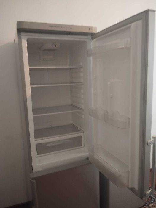 Срочно, продам холодильник-Самсунг, бу.