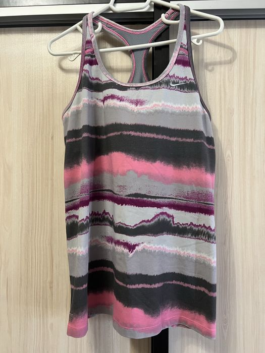 Потници , Бюстиета