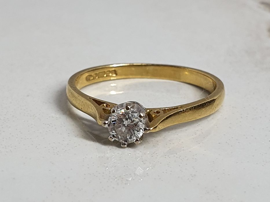 Inel de logodnă din aur de 18K cu diamant natural 0.20 ct mărimea 53