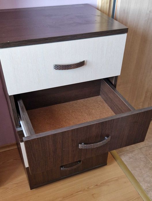 Продава се - спалня + 2 бр. нощни шкафчета