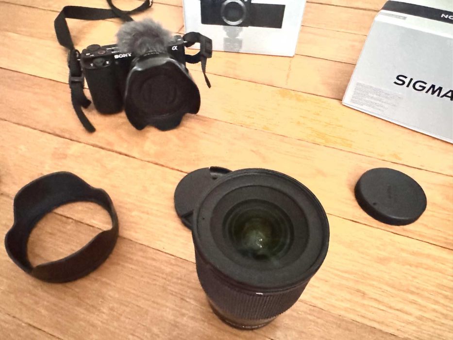 Sony ZV-E10 + 16-50mm + Sigma 16mm F1.4 | Sony E