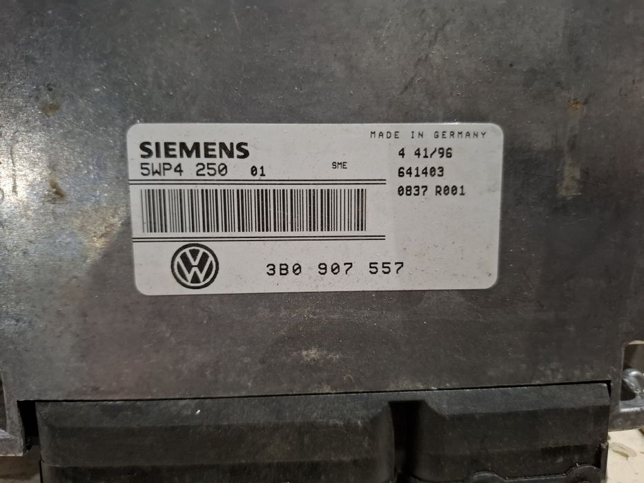 Блок управления двигателем 1,6 Пассат Б5