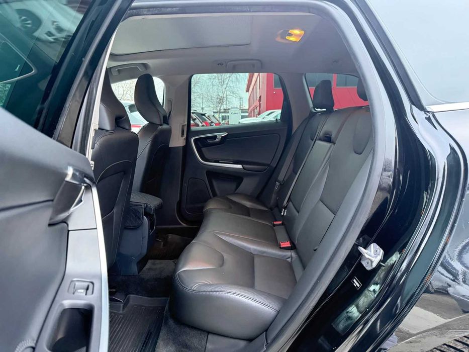Volvo XC60 Бенз/ГАЗ* ПОДГРЕВ* 4х4* КАМЕРА* АВТОПИЛОТ  СПЕЩНО ПРОДАВА
