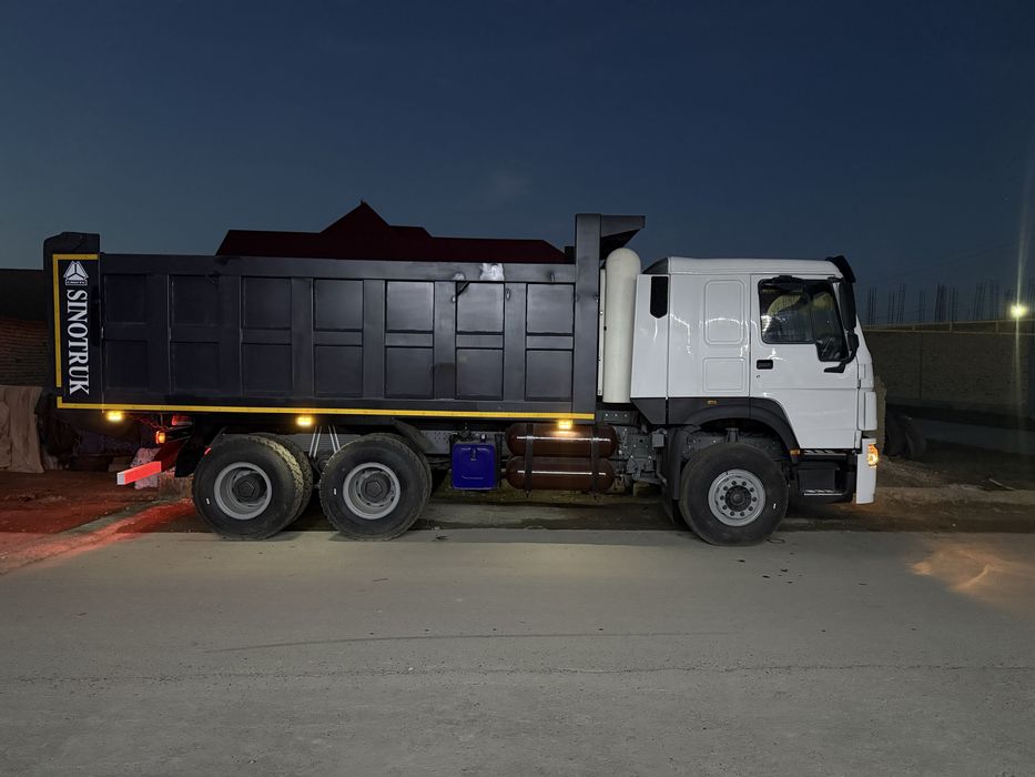 sinotruk Howo самосвал заводской газ  сотилади