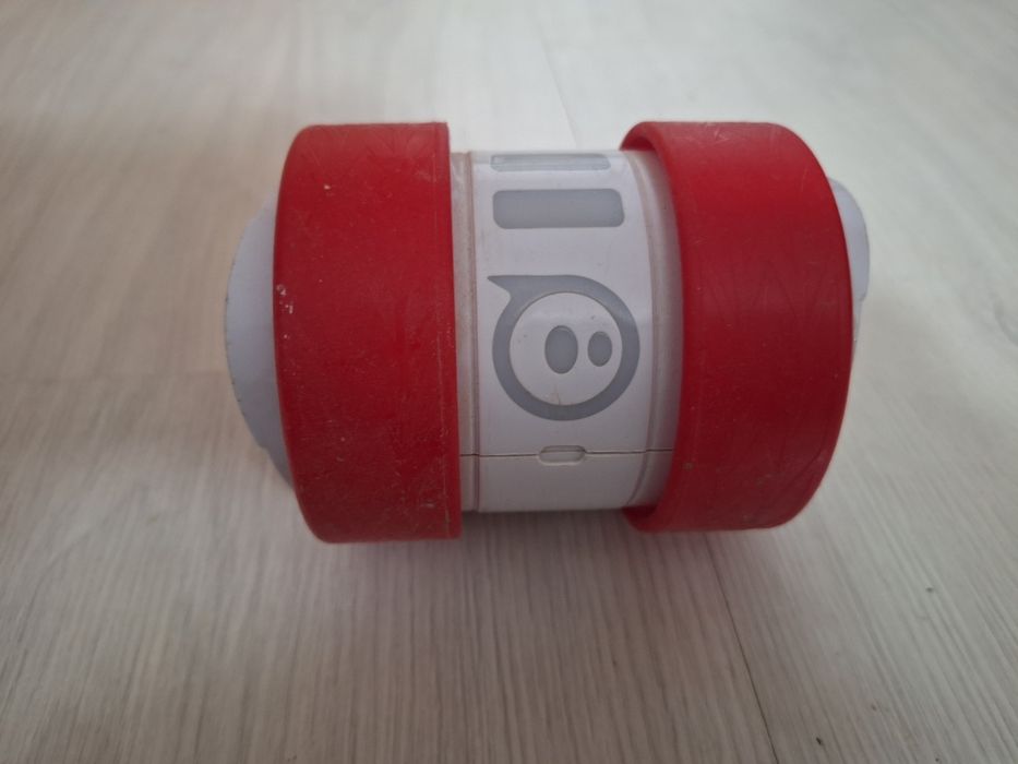 Sphero OLLIE – robot controlat prin Bluetooth