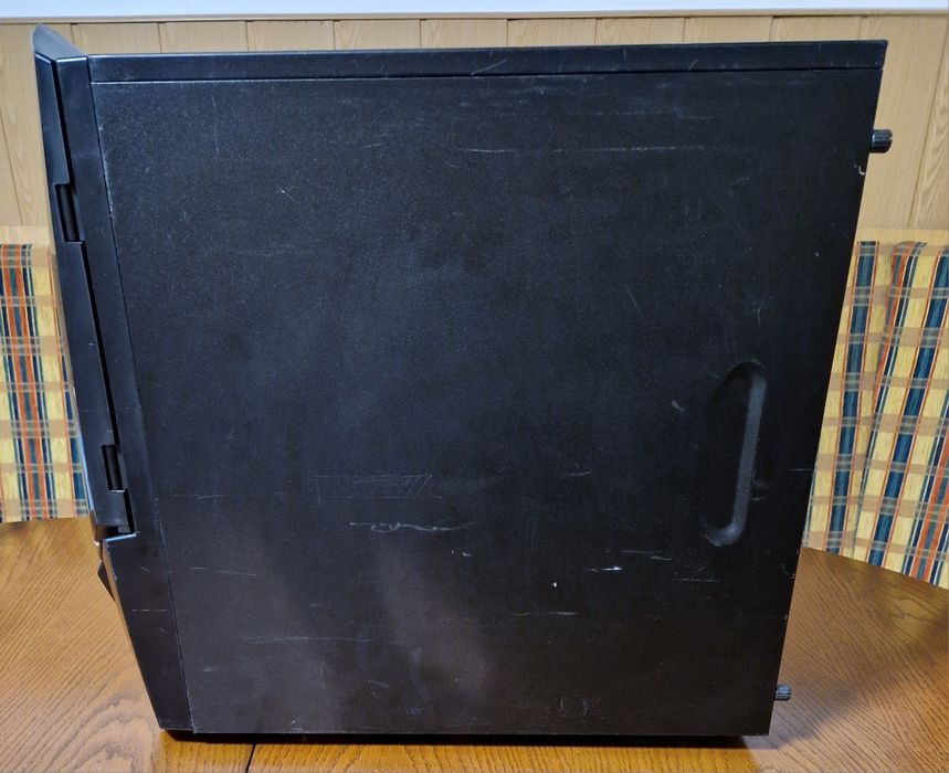 NZXT Lexa S carcasa