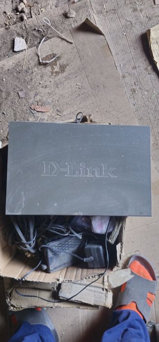 Модемы,  шнуры , камеры.