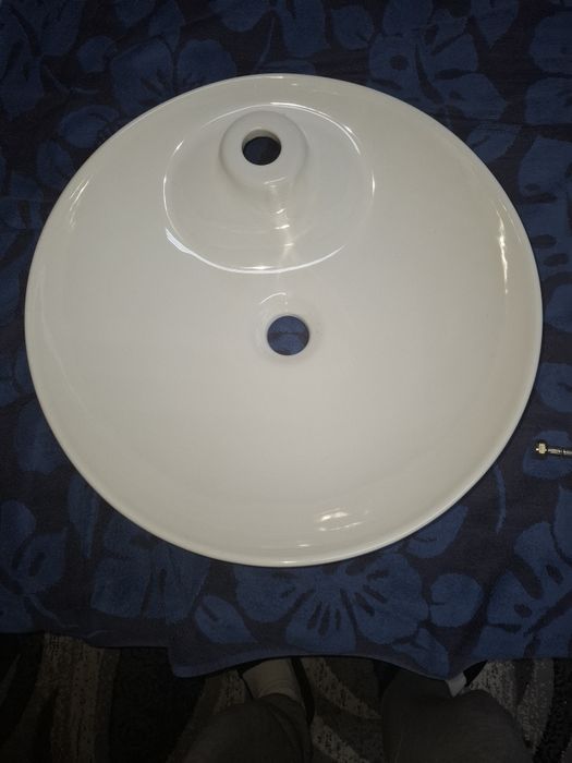 Lavoar rotund cu blat baterie si sifon
