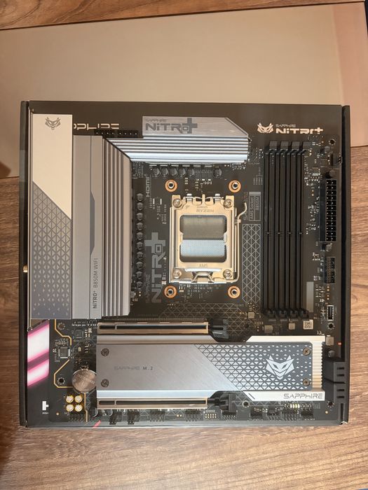 Дънна платка Sapphire Nitro B850 WiFi AM5 AMD Ryzen// Motherboard Sapphire Nitro+ B850M