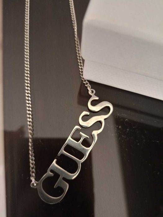 Сребърен медальон,GUESS