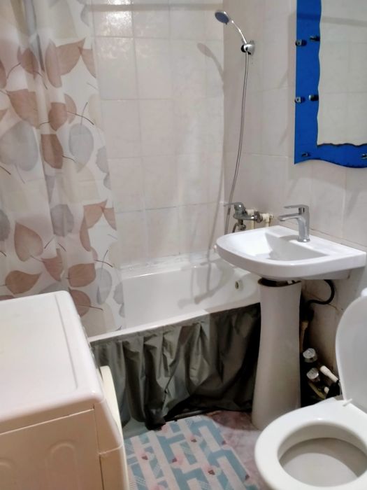 Продам 2 комн КВ в районе Уюта.