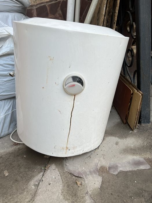 Продам аристон в рабочем состояннии. Срочно