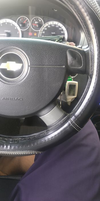 Нексия 3 сотилади, мотор ходовой каробкаси зўр, петно бор